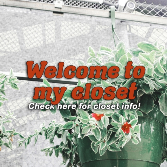 💮 Closet Information 💮 - Picture 1 of 1